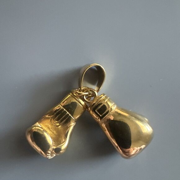Boxing Gloves Pendant Gold Plated Stainless Steel 24 Inch Necklace Boxer Gift - Picture 1 of 6